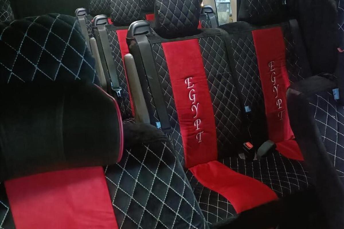 pemandangan tempat duduk belakang kereta