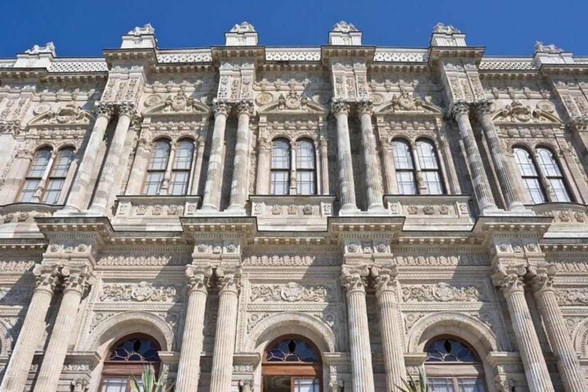 a large stone building with many windows on it