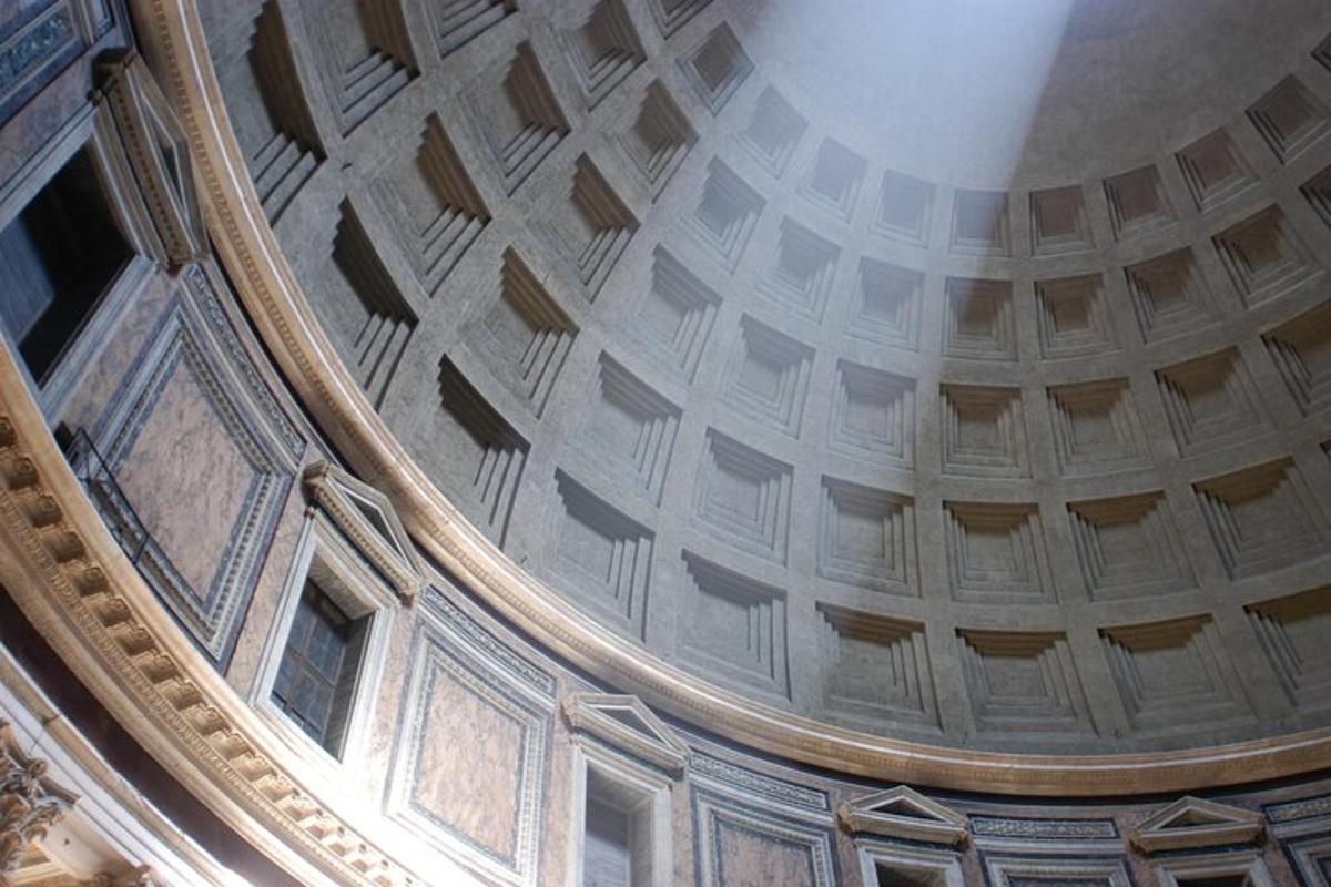 a view of the dome of the pantheon in rome