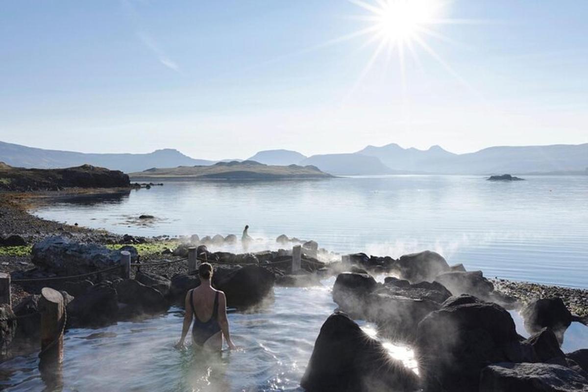 maður stendur í vatni