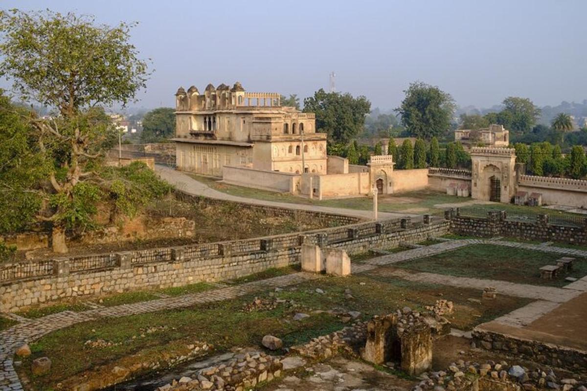an old building in the middle of a park
