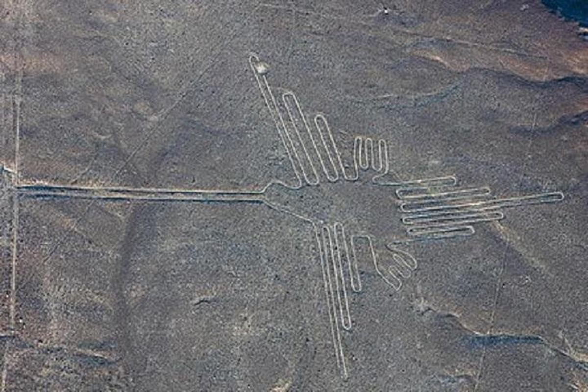 un disegno di tre utensili sul terreno