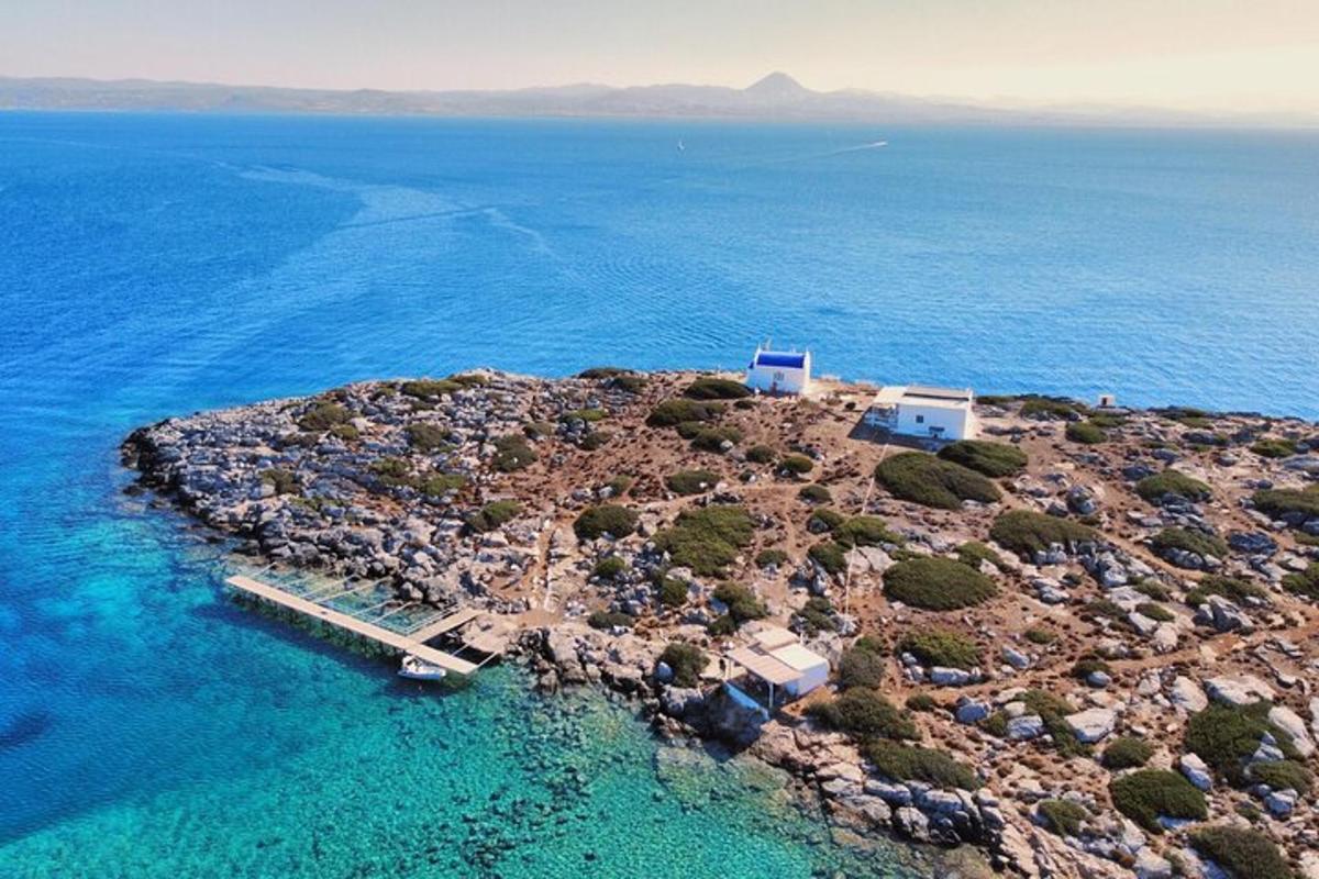 un'isola in mezzo all'oceano