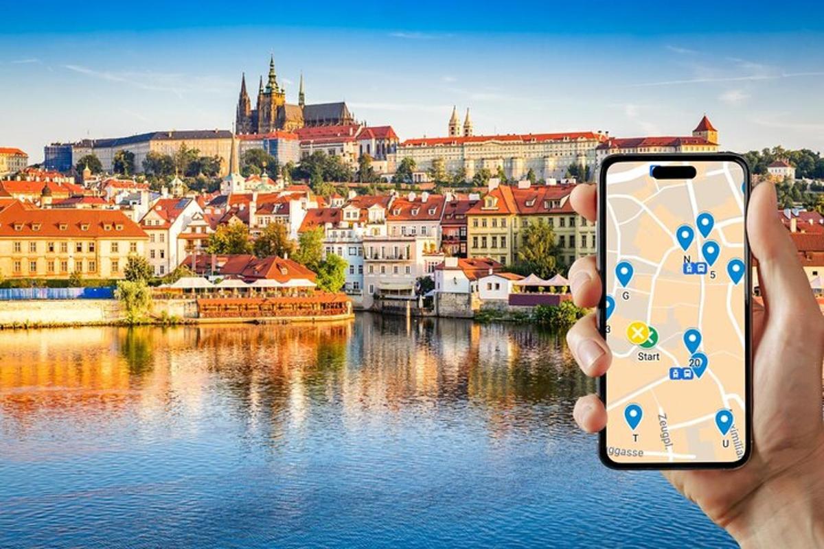 inimene pildistab mobiiltelefoniga linna