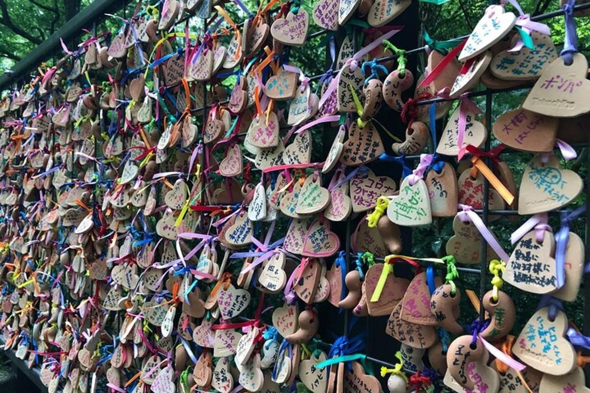 a wall filled with lots of lots of heart shaped shoes