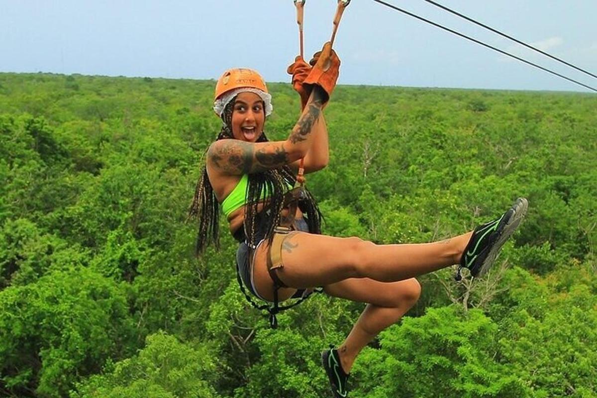 žena visi na ziplineu