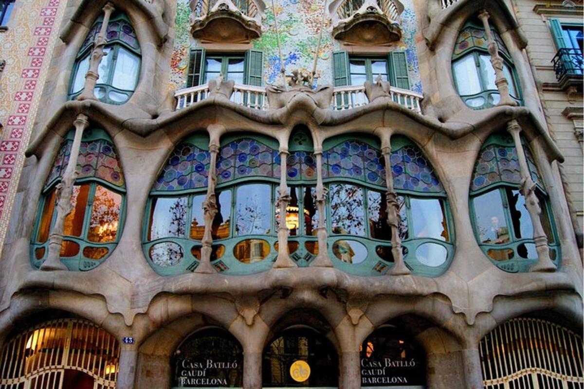 a building with a bunch of windows on it