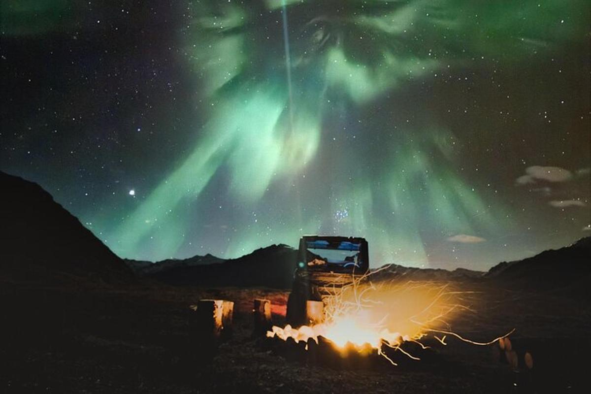 Anractor sota les estrelles amb l'auroraigunigunigunigunigunigun
