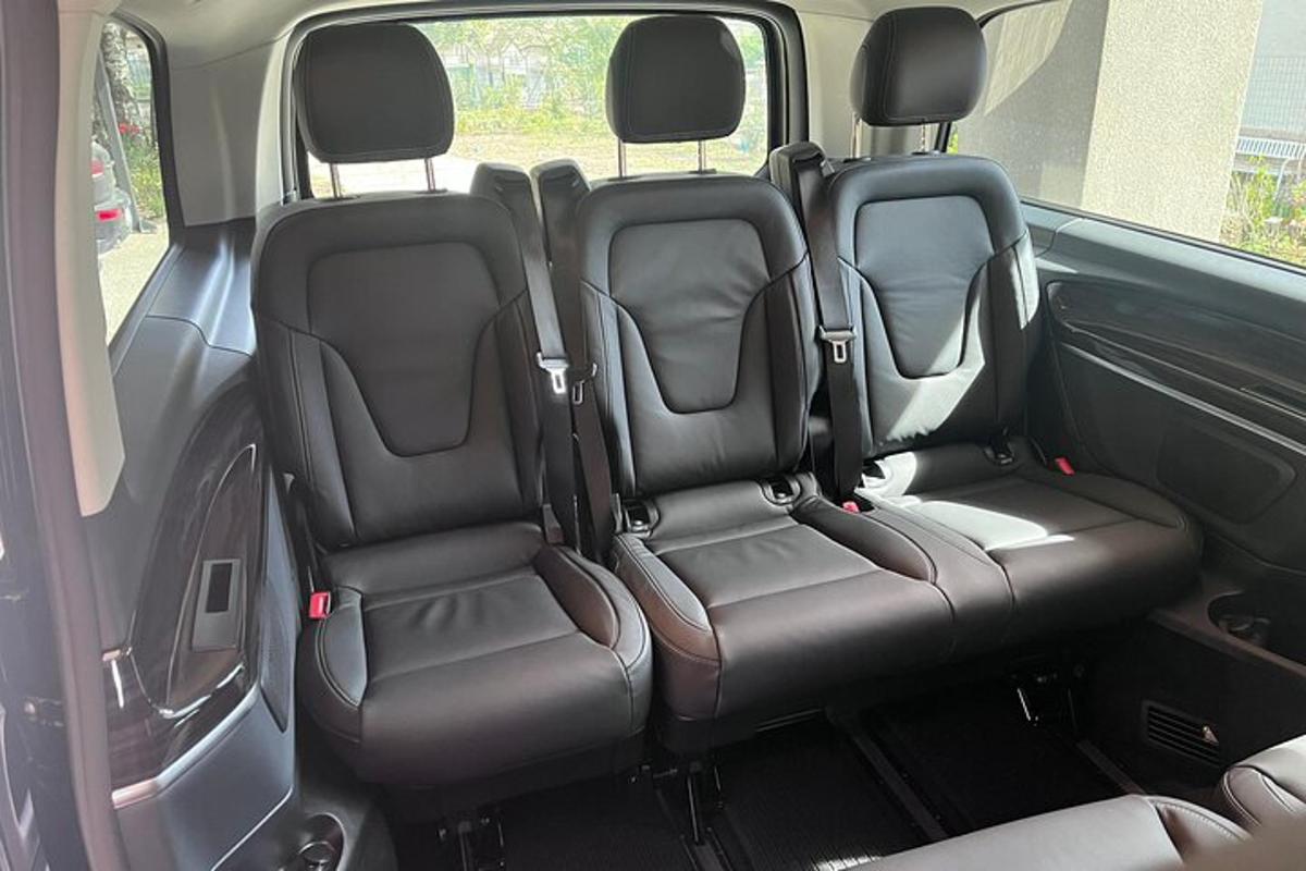 tempat duduk belakang belakang trak