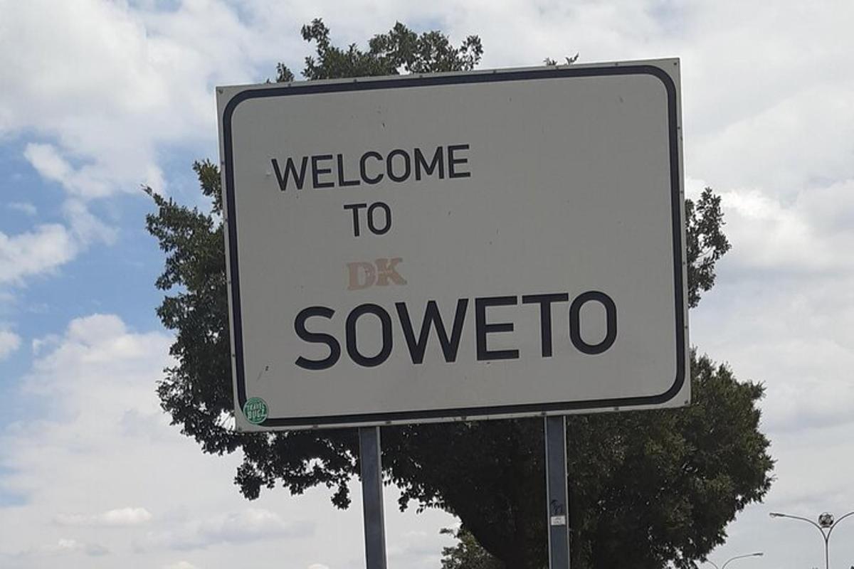 a street sign that says welcome to bat savota