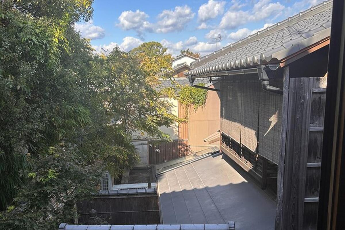 带露台的房屋外观