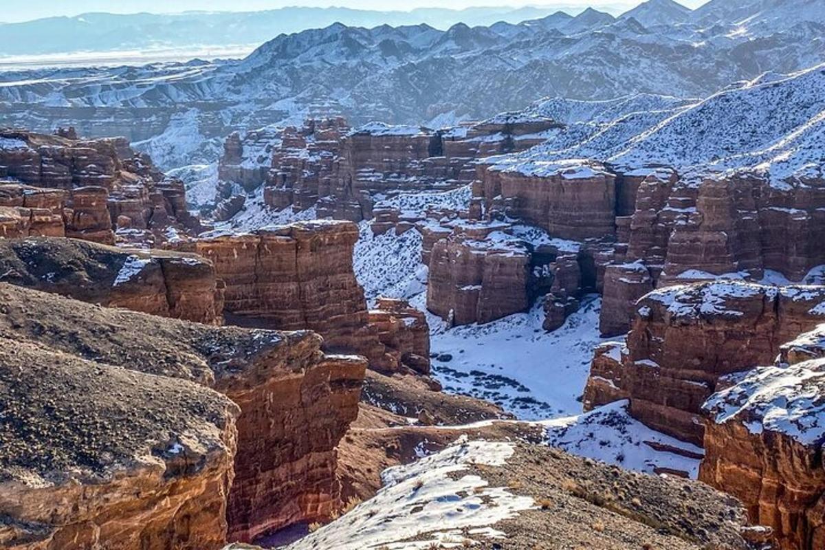 pohled na Grand Canyon pokrytý sněhem