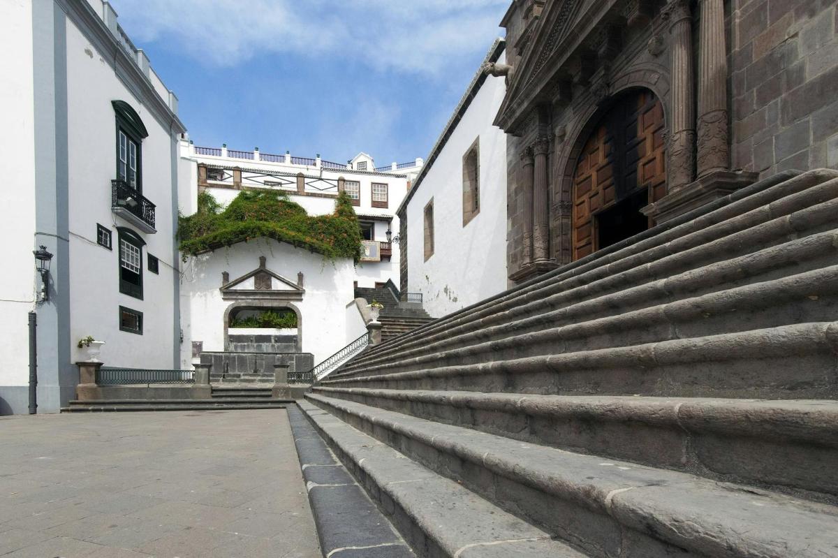 a group of stairs in front of a building