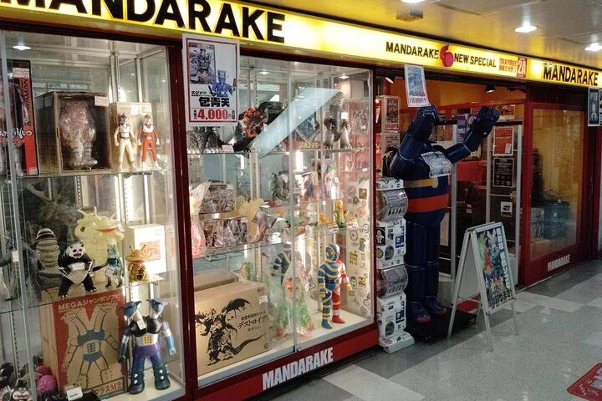 una tienda con una vitrina llena de juguetes