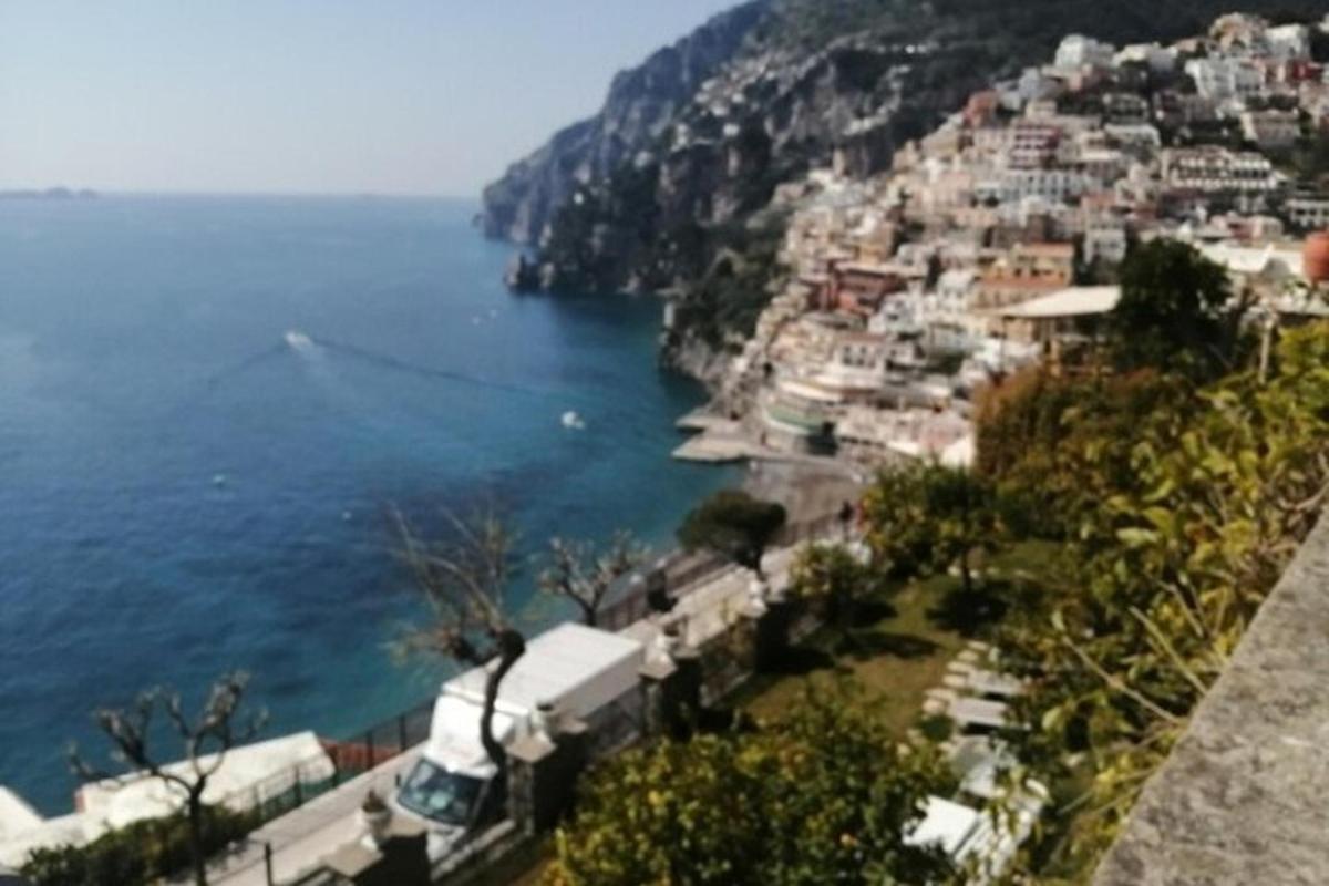 kilátás az Amalfi-partra és az óceánra