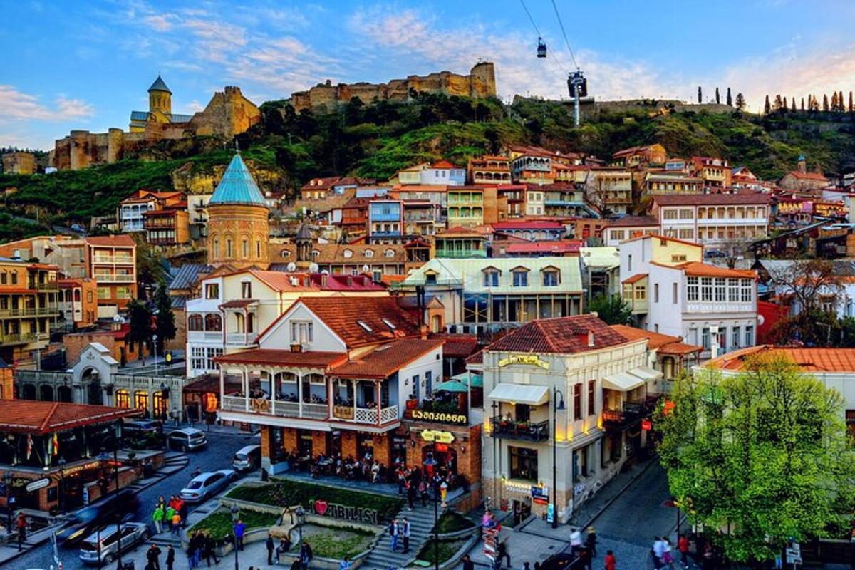 μια πανοραμική θέα μιας πόλης με κτίρια