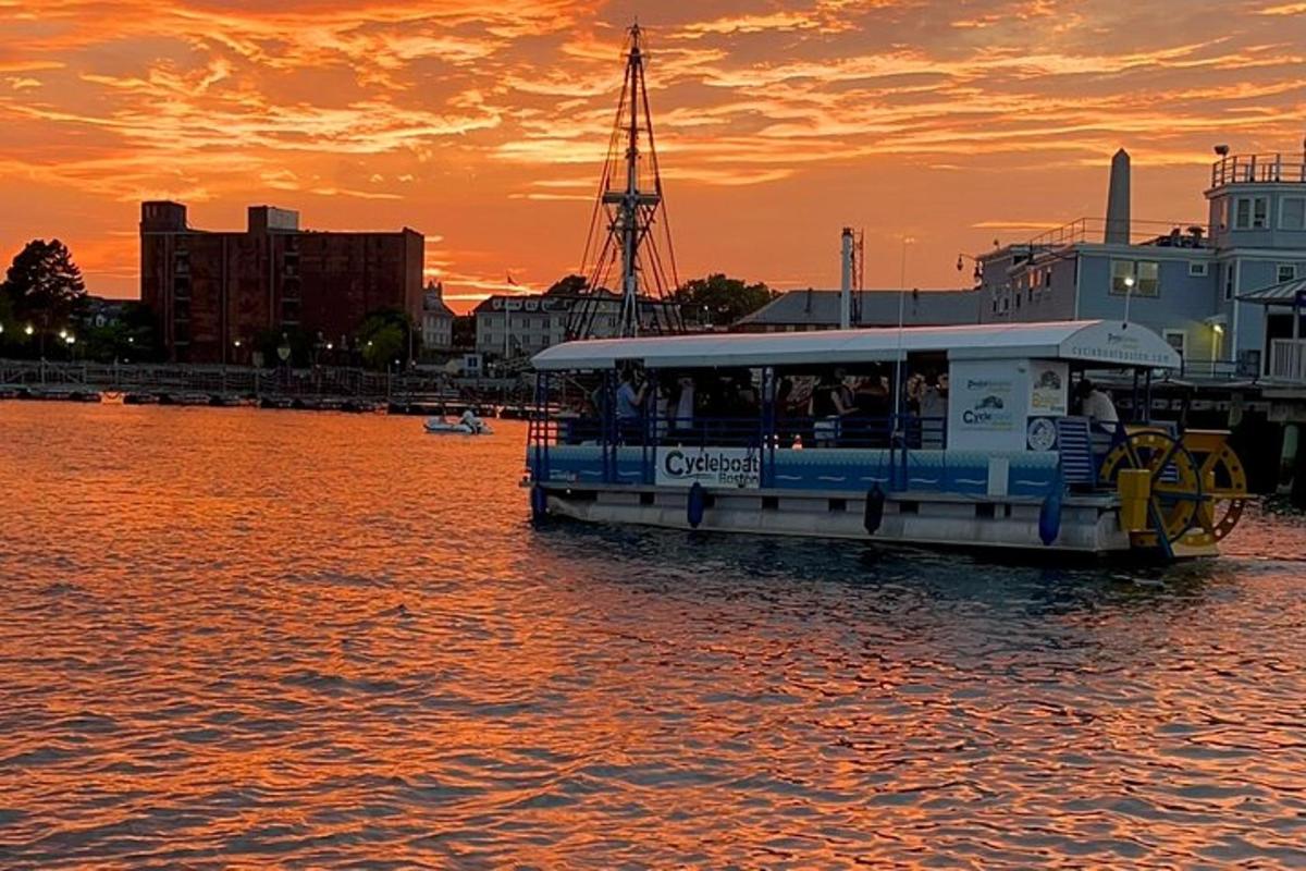 пором на воді на заході сонця