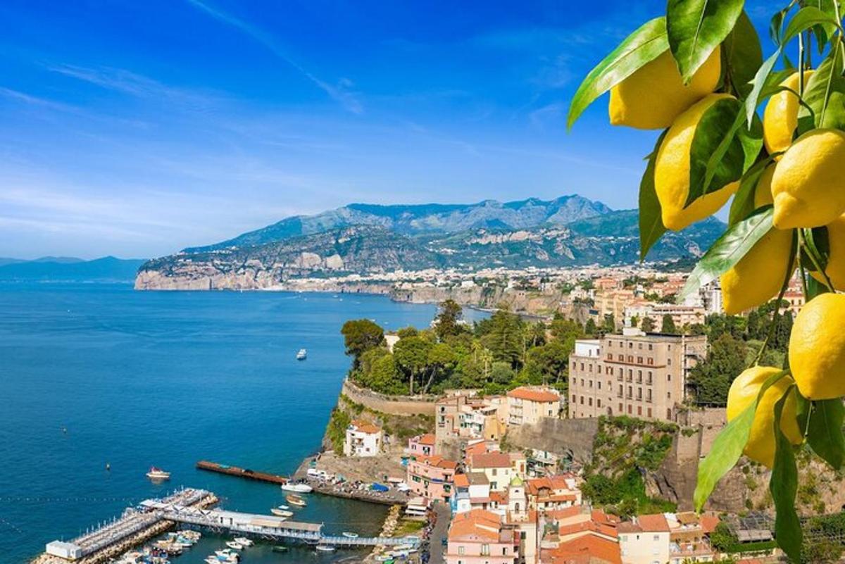 Pohľad na mesto Positano na pobreží Amalfi