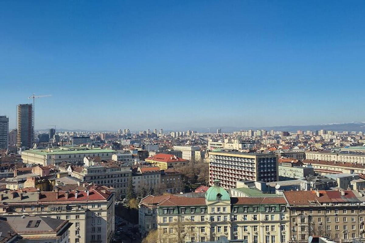 ein Blick auf eine große Stadt mit Gebäuden