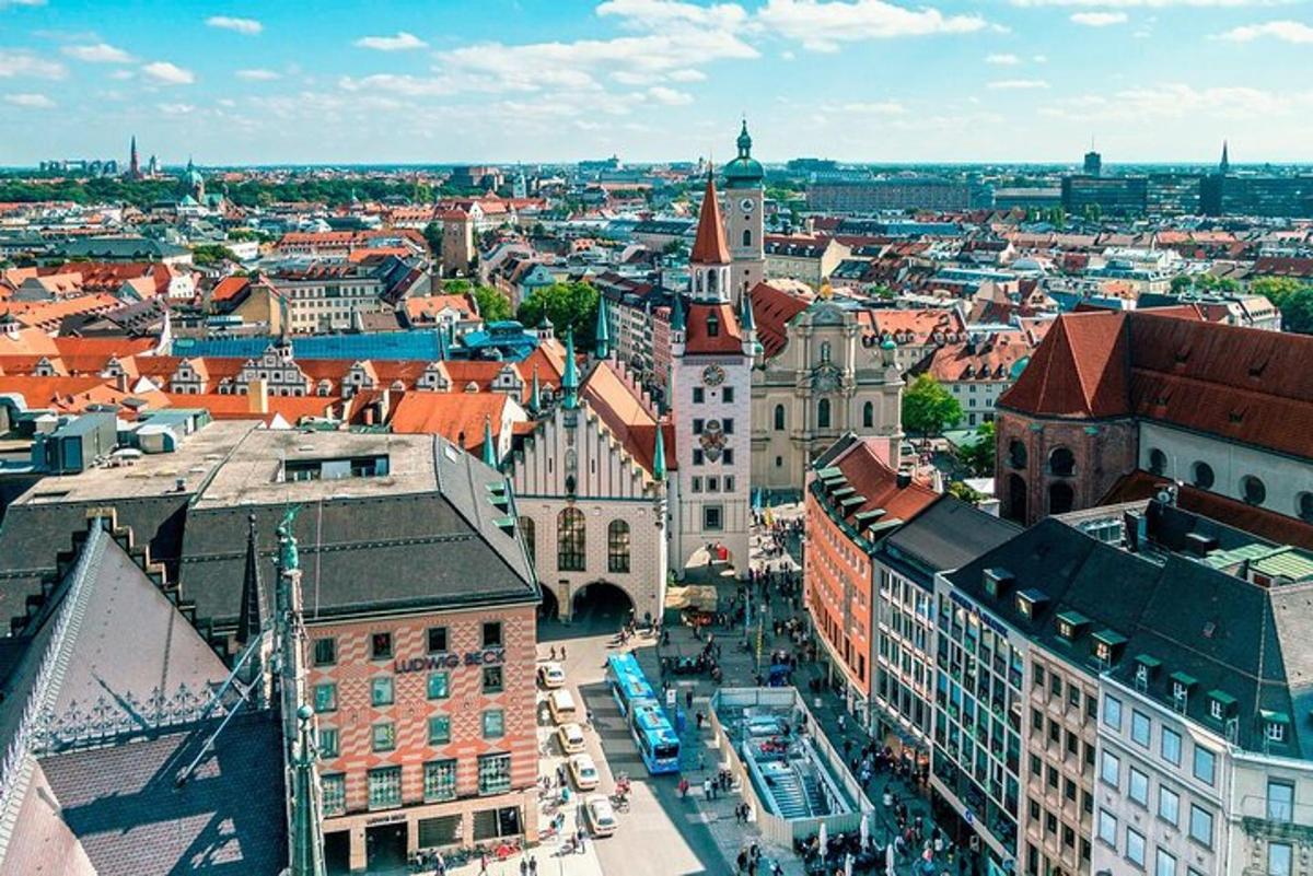 Letecký pohled na město s budovami
