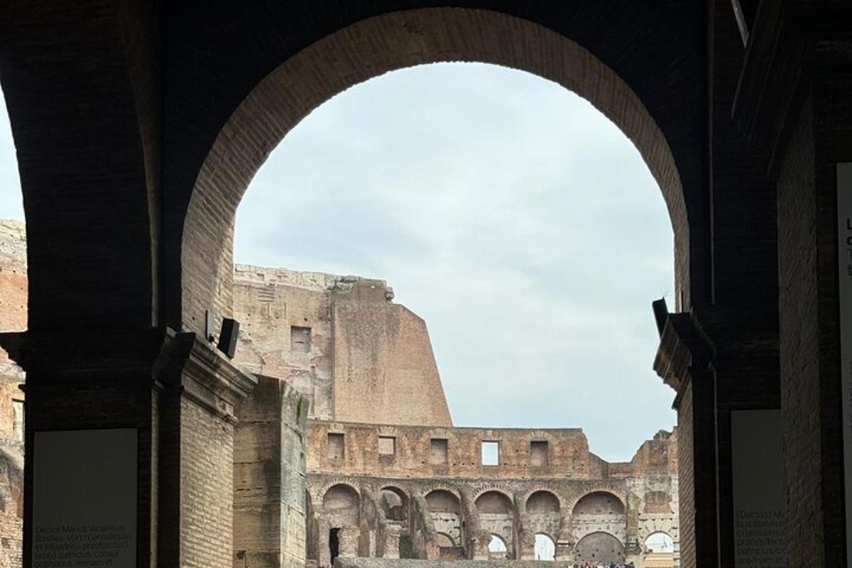 an archway in a building with a building