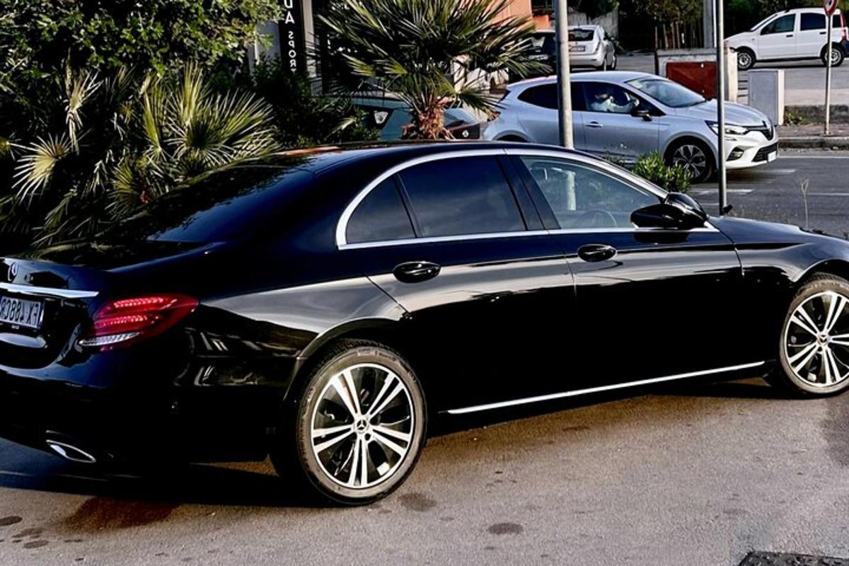 must auto pargitud parklas