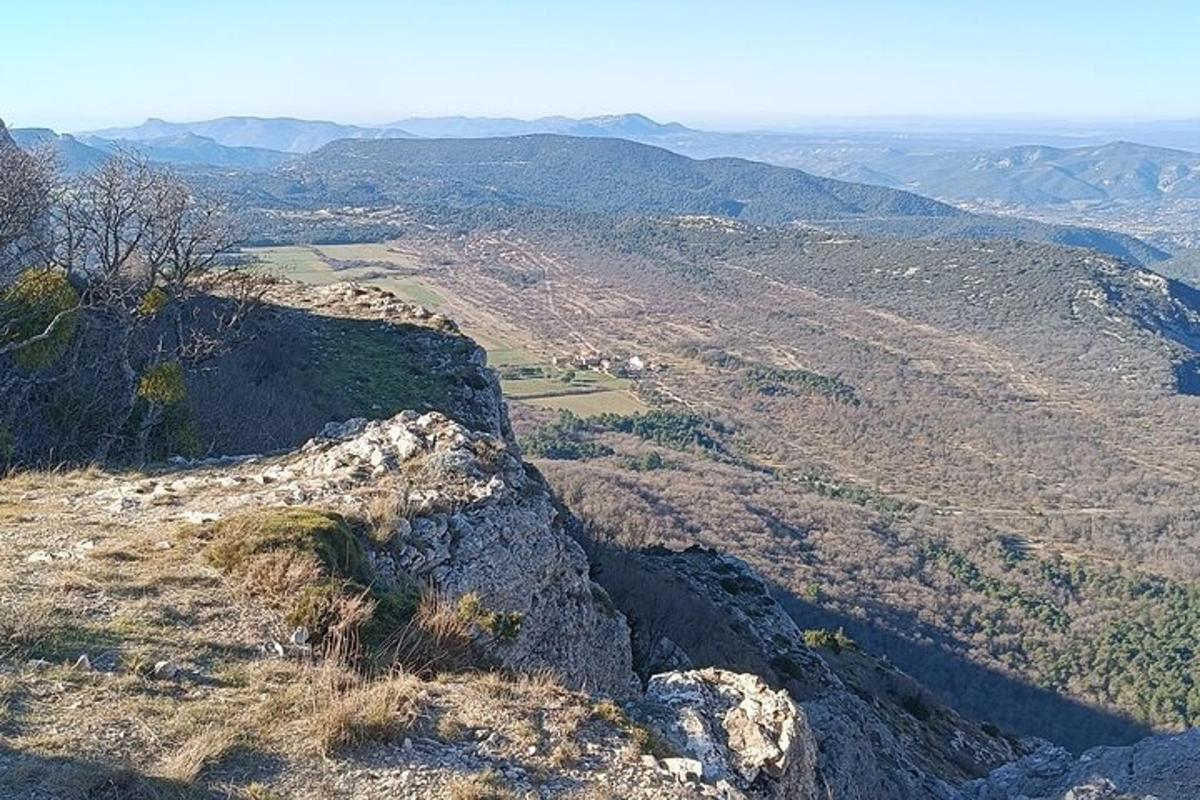 μια θέα από την κορυφή ενός βουνού