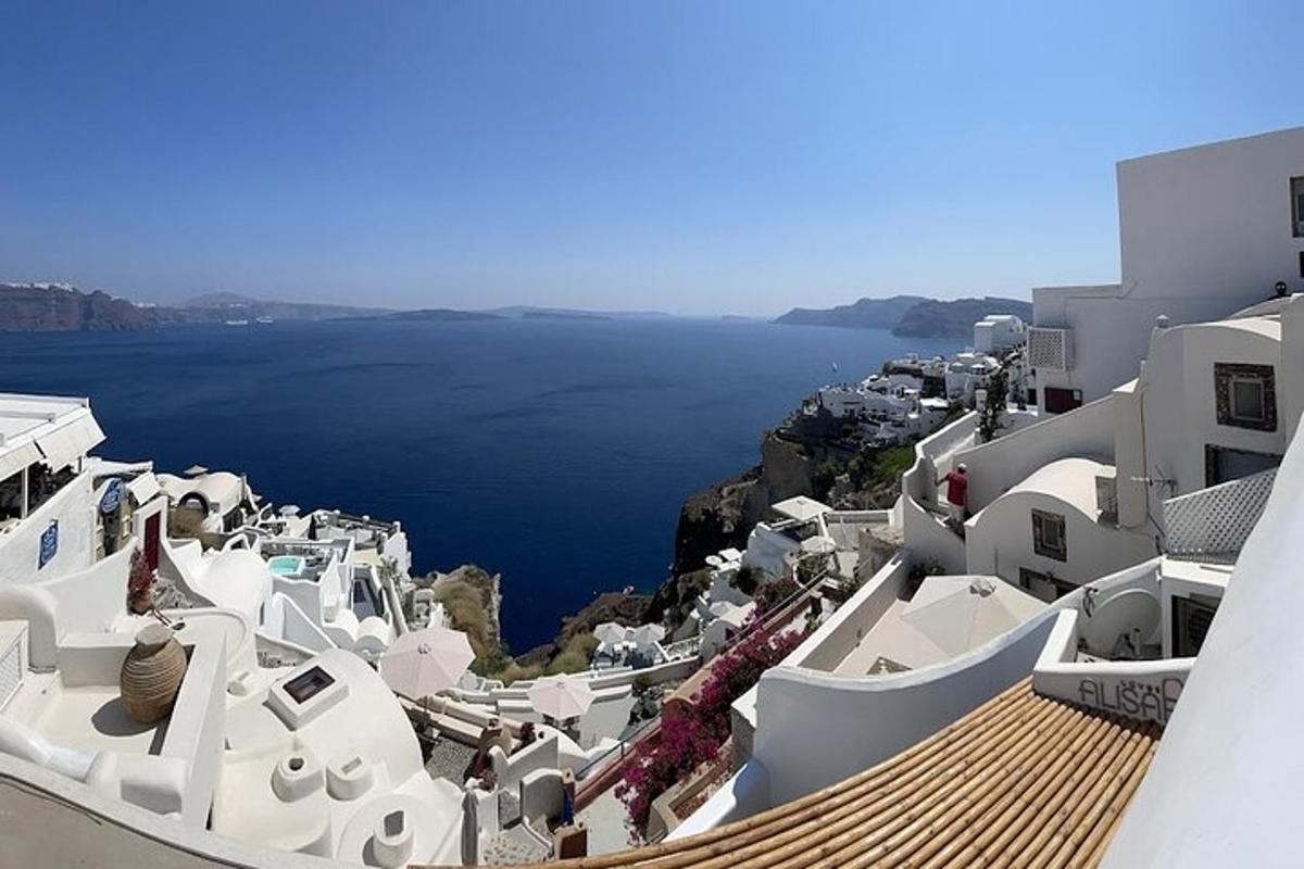 θέα στον ωκεανό από την πλευρά ενός κτιρίου