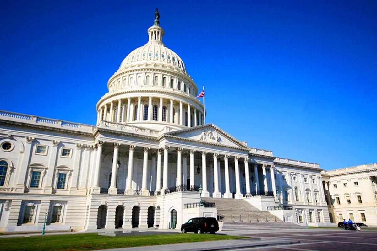 a building with the united states capitol building