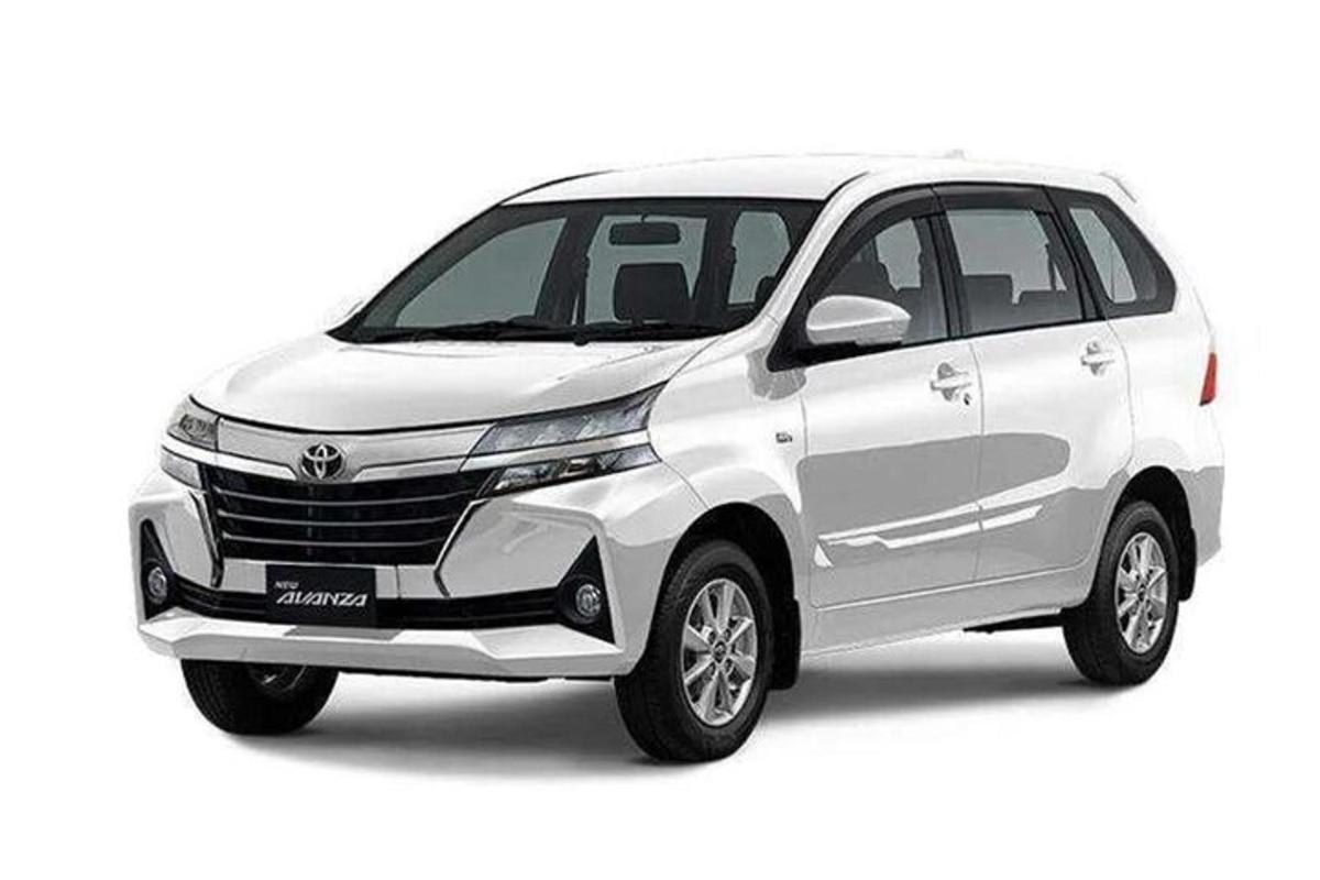 um carro toyota fortuner branco sobre um fundo branco