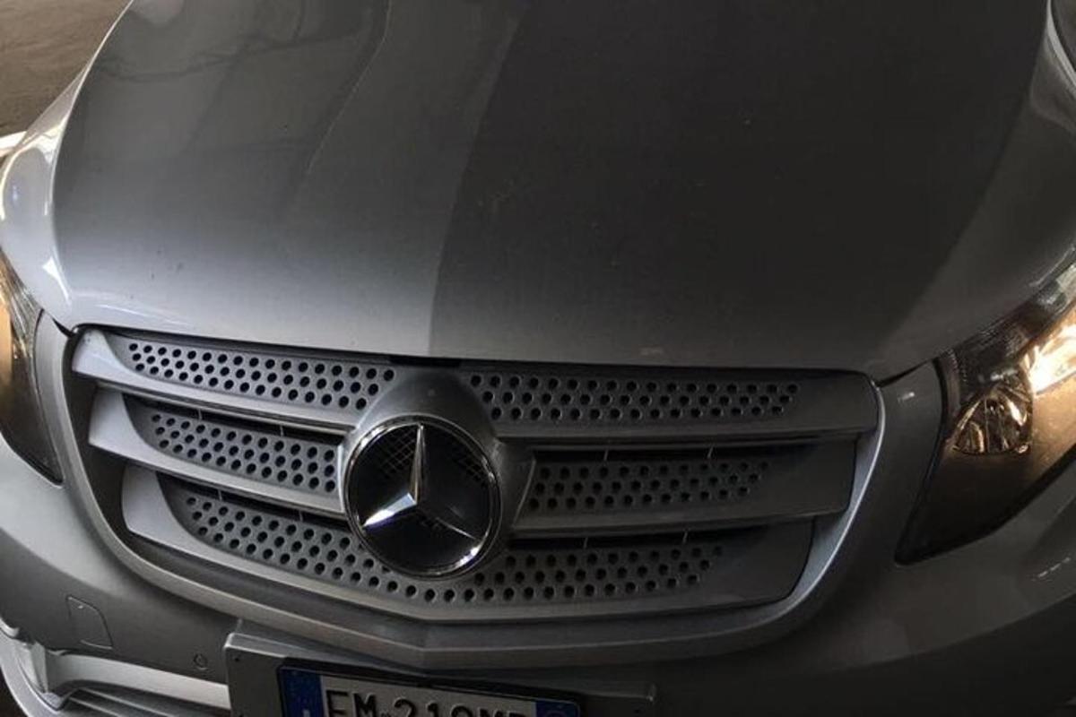 lähivõte auto esiosast