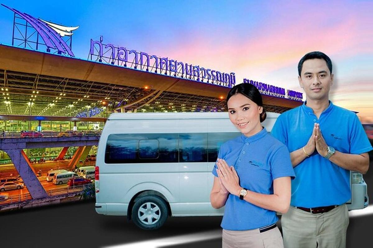 een man en een vrouw staan voor een busje