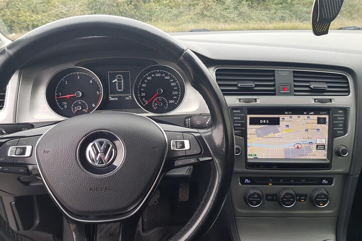 pemandangan papan pemuka kereta volkswagen