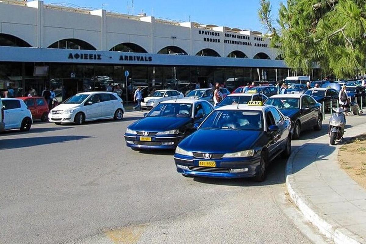 hunnik autosid pargitud parklasse