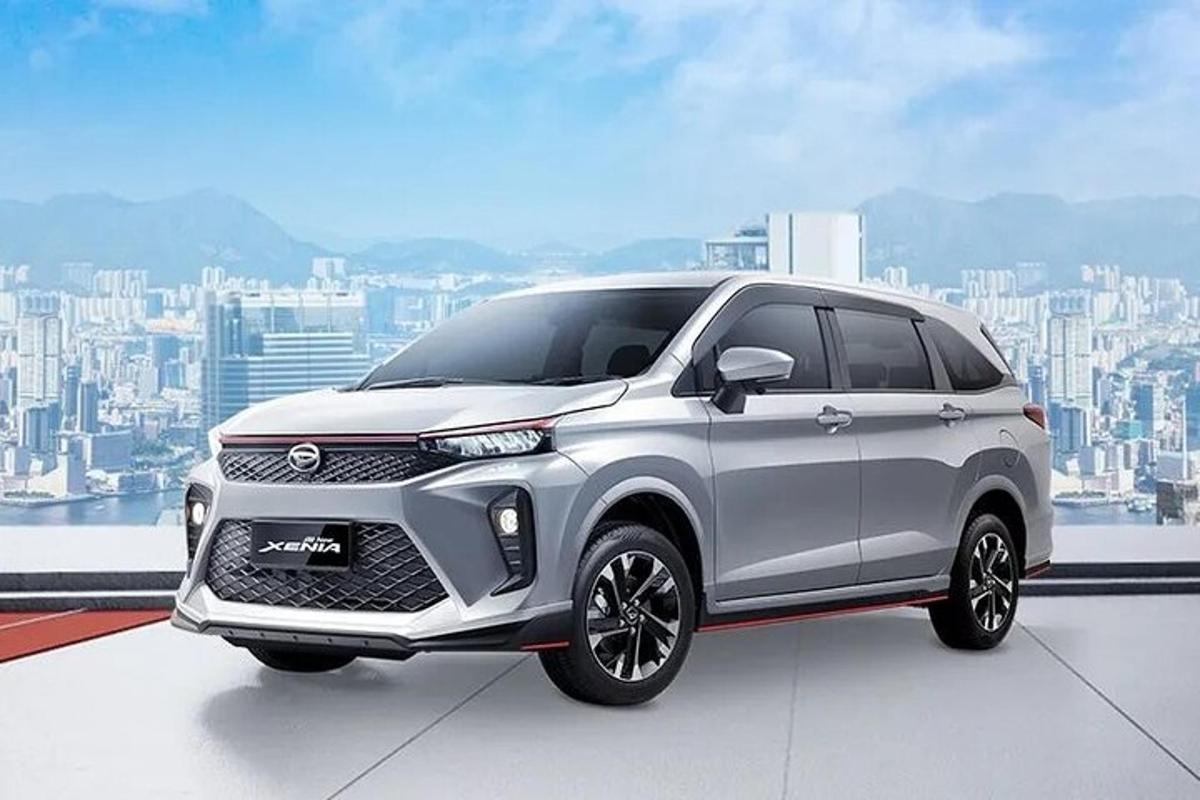 sudraba krāsas Lexus apvidus auto, kas novietots uz ēkas jumta