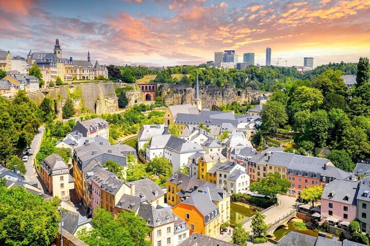 una vista aerea di una città con edifici