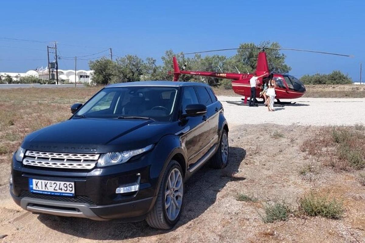 černé auto zaparkované před letadlem