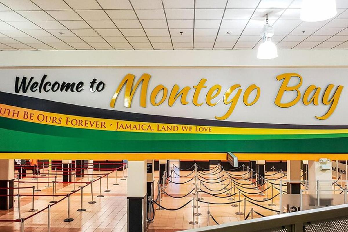 un rètol de la badia del Marroc en un centre comercial