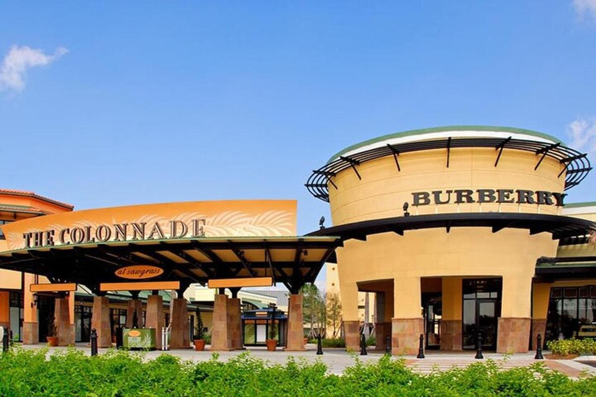 a large building with a burgerazar sign in front of it