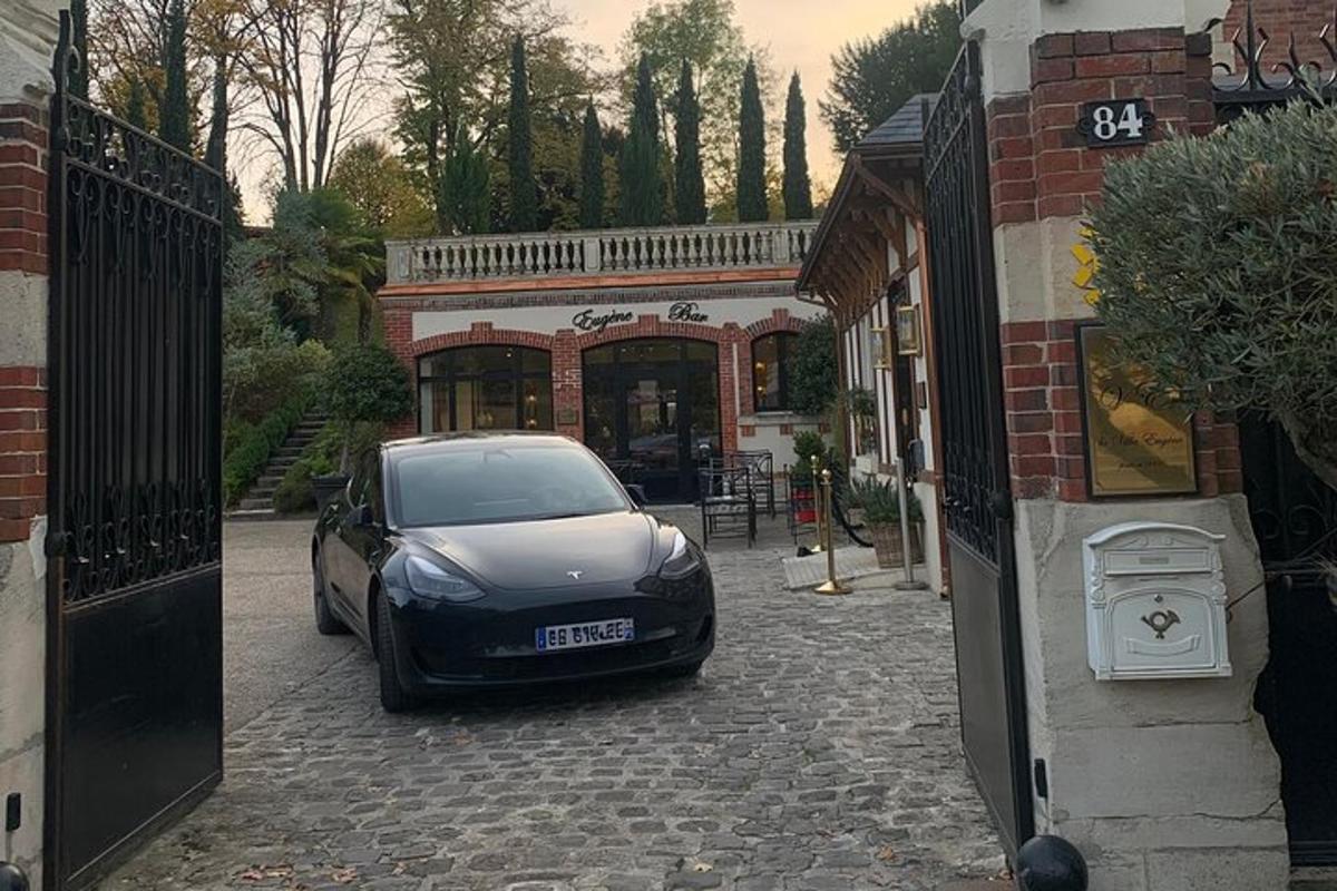 a car parked in front of a building