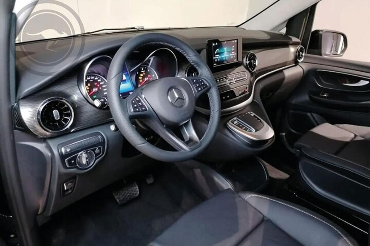 vaade auto armatuurlauale