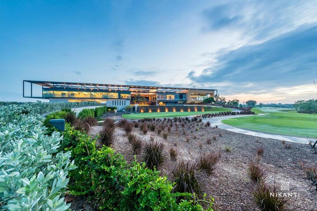 vizualizace resortu s golfovým hřištěm