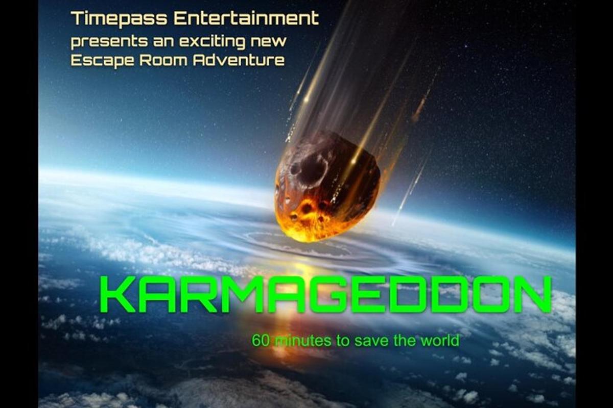 Plakat kosmosejaamast, mis lendab üle Maa