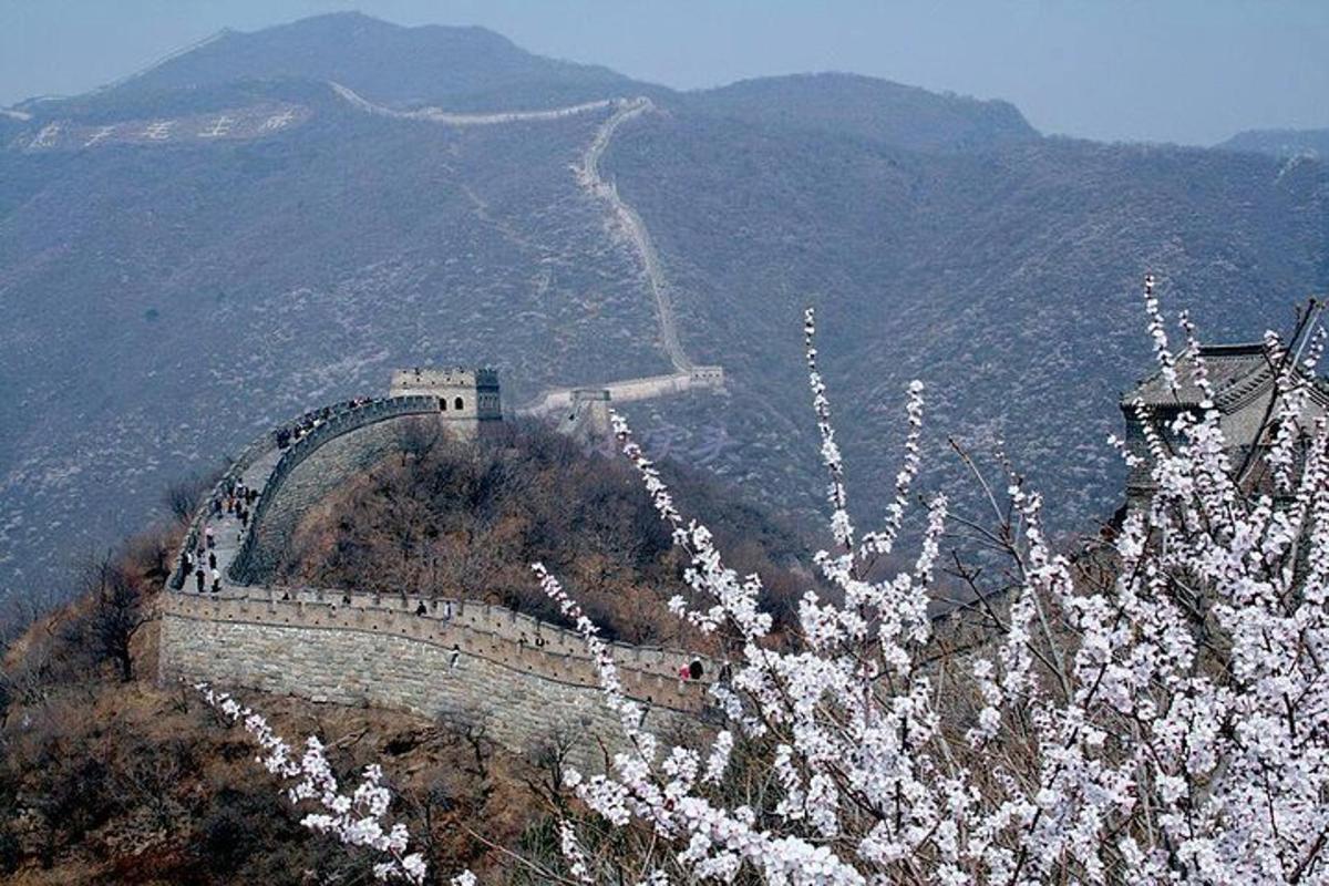 an image of the great wall of china