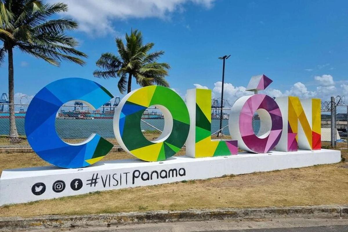 a sign for the olympics in pomona
