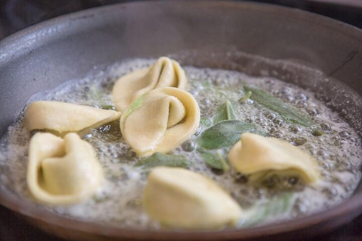 skál af súpu með pasta í