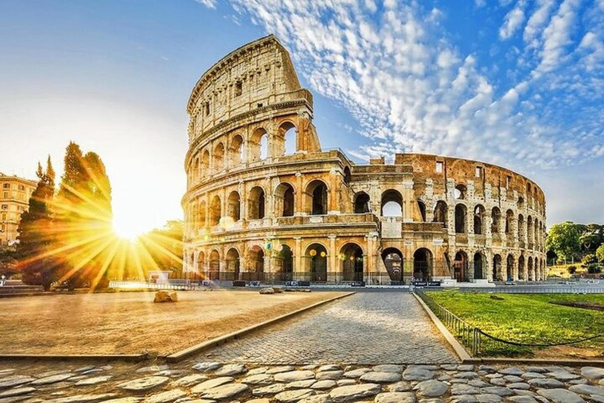 utsikt over Colosseum med solnedgangen
