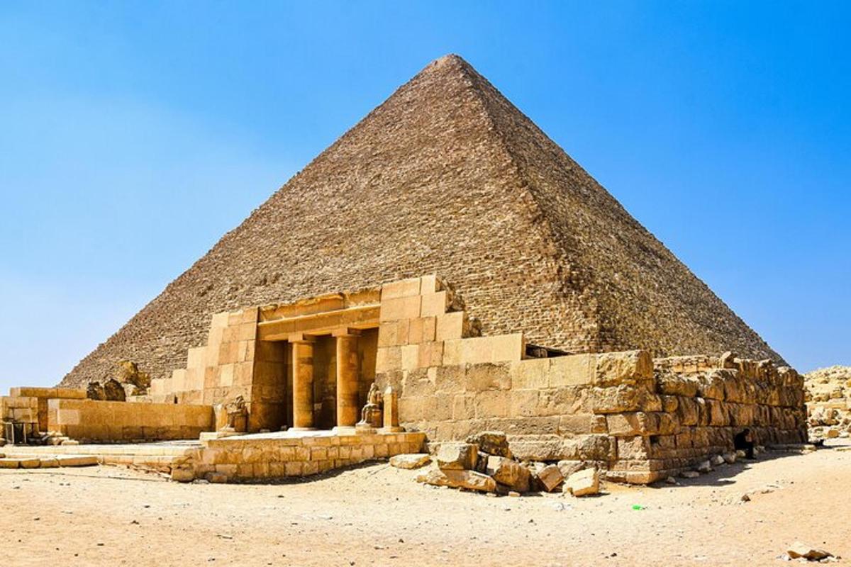 una imagen de las pirámides de Giza