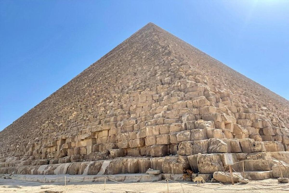 un'immagine della piramide di Giza