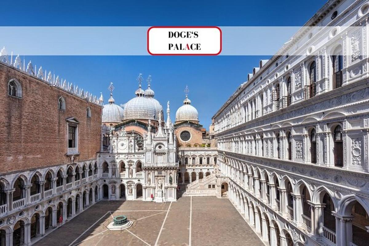pohled na budovu s nápisem Indexs Palace